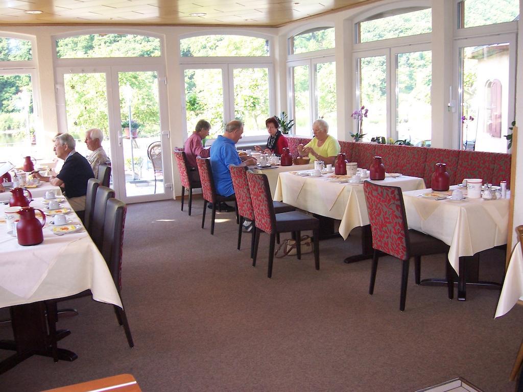 Hotel Moselterrasse Ediger-Eller Esterno foto